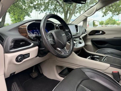 2022 Chrysler Pacifica Limited SOCCER MOM EDITION