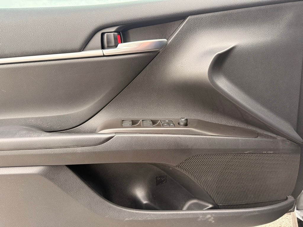 2022 Toyota Camry SE 1 OWNER / CLEAN CARFAX