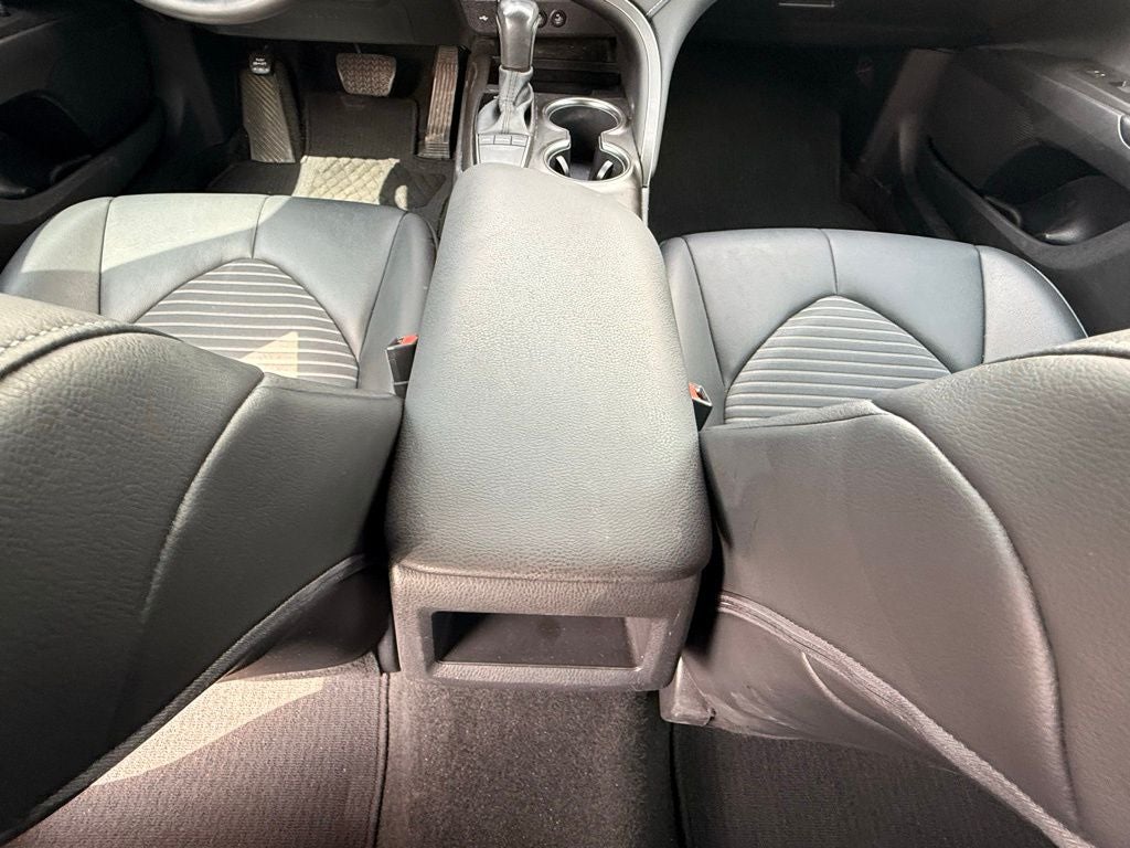 2022 Toyota Camry SE 1 OWNER / CLEAN CARFAX