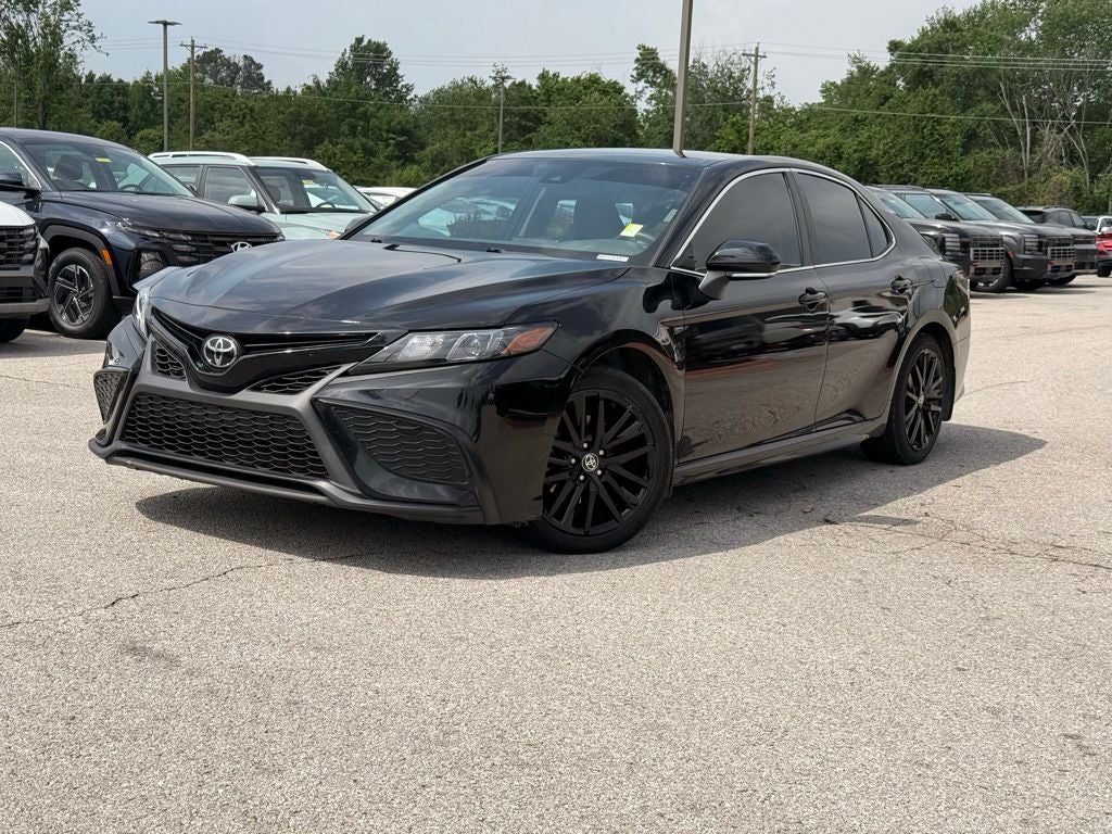 2022 Toyota Camry SE 1 OWNER / CLEAN CARFAX