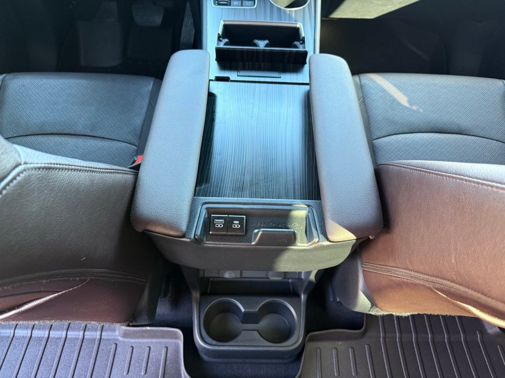 2024 Toyota Sienna Platinum 7 Passenger