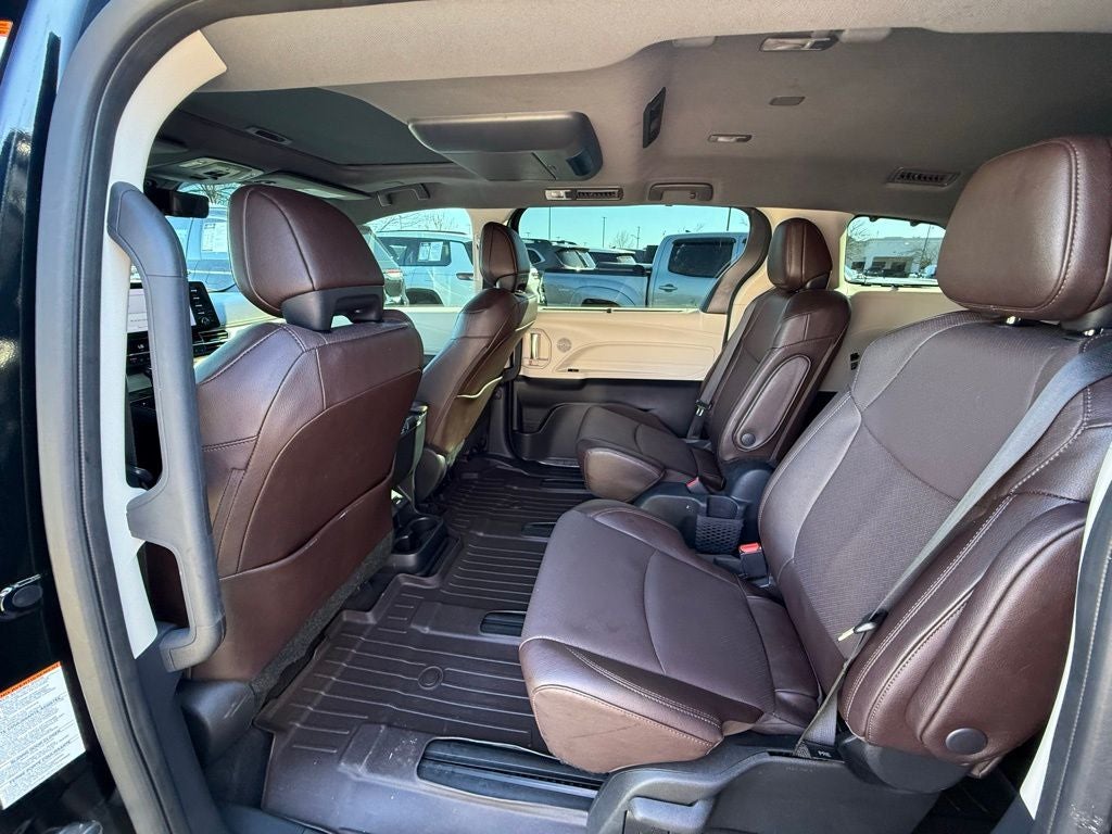 2024 Toyota Sienna Platinum 7 Passenger