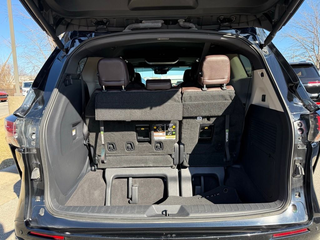 2024 Toyota Sienna Platinum 7 Passenger