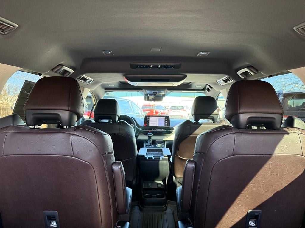 2024 Toyota Sienna Platinum 7 Passenger