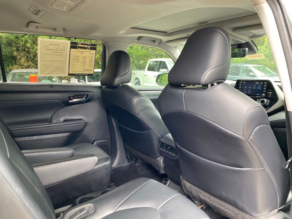 2021 Toyota Highlander XLE CLEAN CARFAX