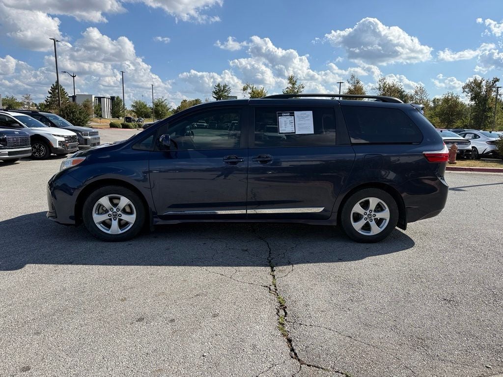 2018 Toyota Sienna LE 8 Passenger
