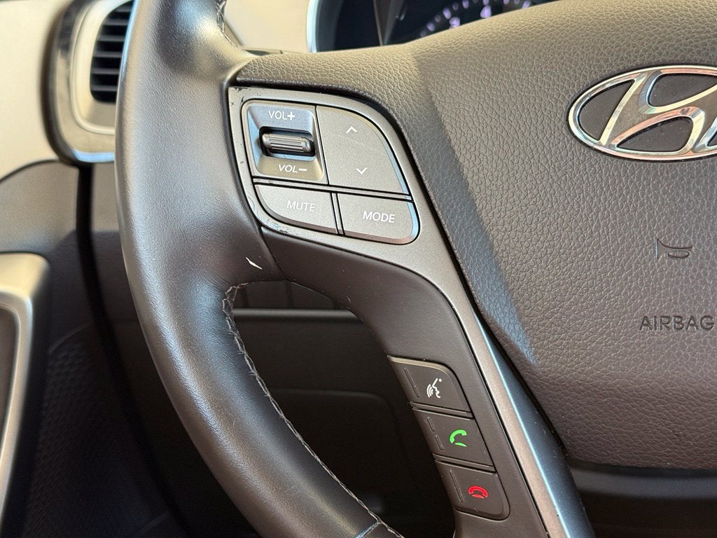 2017 Hyundai Santa Fe Sport 2.4 Base - LEATHER / CLEAN CARFAX / ONE OWNER