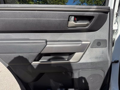 2025 Toyota Sequoia SR5 - 4WD / SUNROOF / CLEAN CARFAX