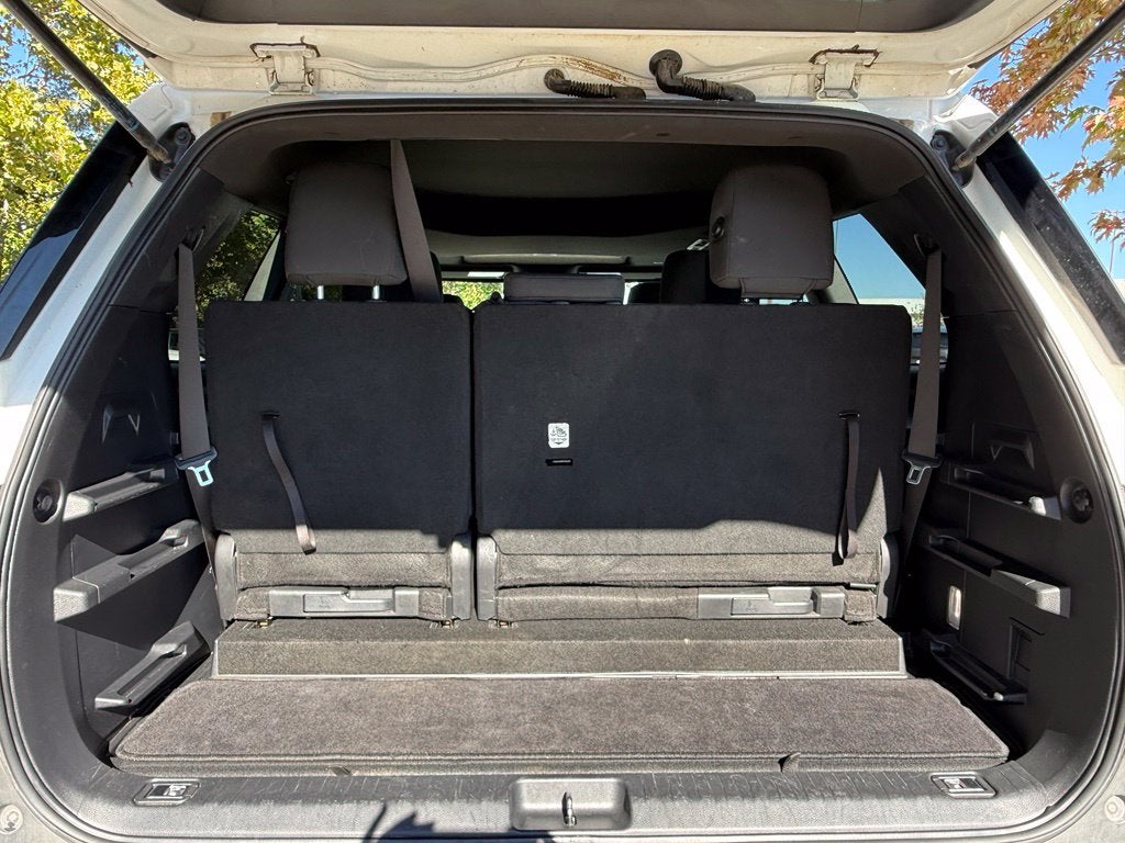 2025 Toyota Sequoia SR5 - 4WD / SUNROOF / CLEAN CARFAX