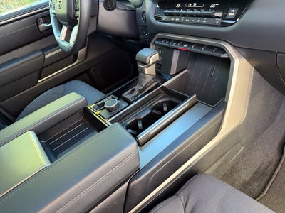 2025 Toyota Sequoia SR5 - 4WD / SUNROOF / CLEAN CARFAX
