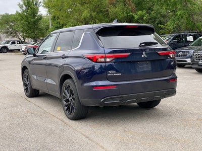 2022 Mitsubishi Outlander SE