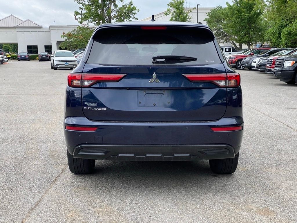 2022 Mitsubishi Outlander SE