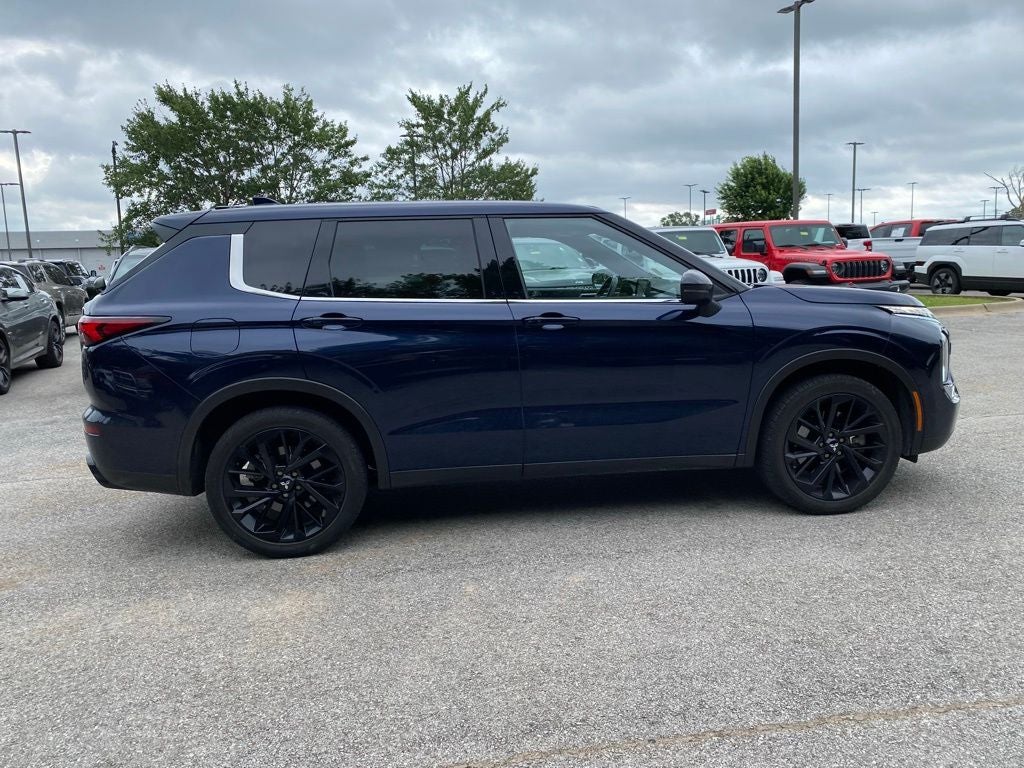 2022 Mitsubishi Outlander SE