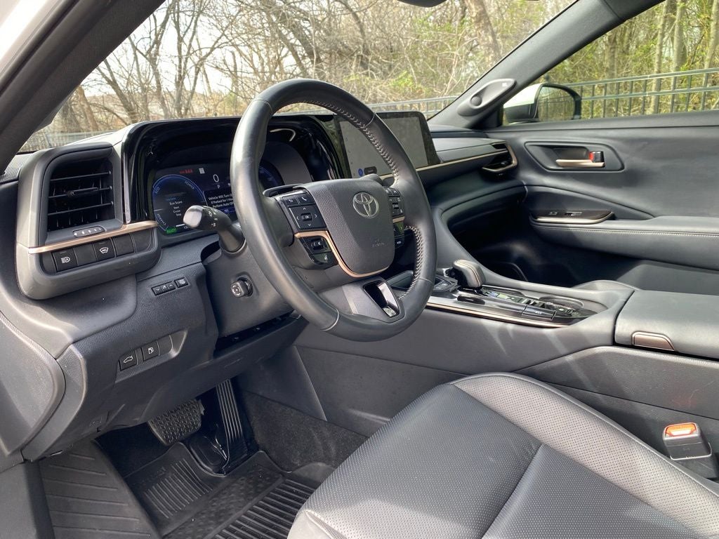 2025 Toyota Crown Platinum