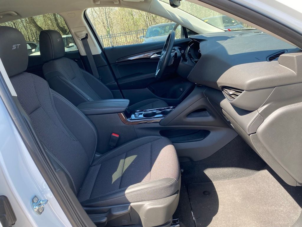 2023 Buick Envision Preferred 1 OWNER / CLEAN CARFAX / AWD