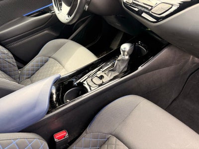 2021 Toyota C-HR XLE POWER LIFTGATE