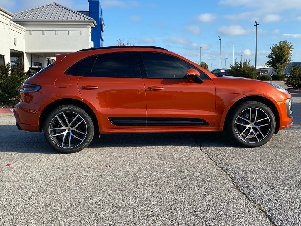 2022 Porsche Macan Base AWD / PANO ROOF / CLEAN CARFAX