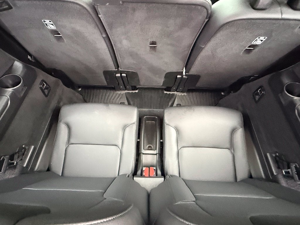 2022 Volvo XC90 T6 Momentum - AWD / PANORAMIC SUNROOF / ONE OWNER
