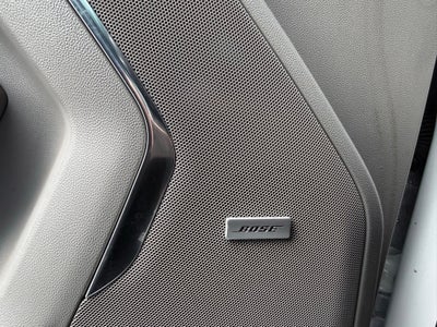 2022 GMC Yukon SLT moon roof/capt seats