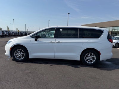 2024 Chrysler Voyager LX
