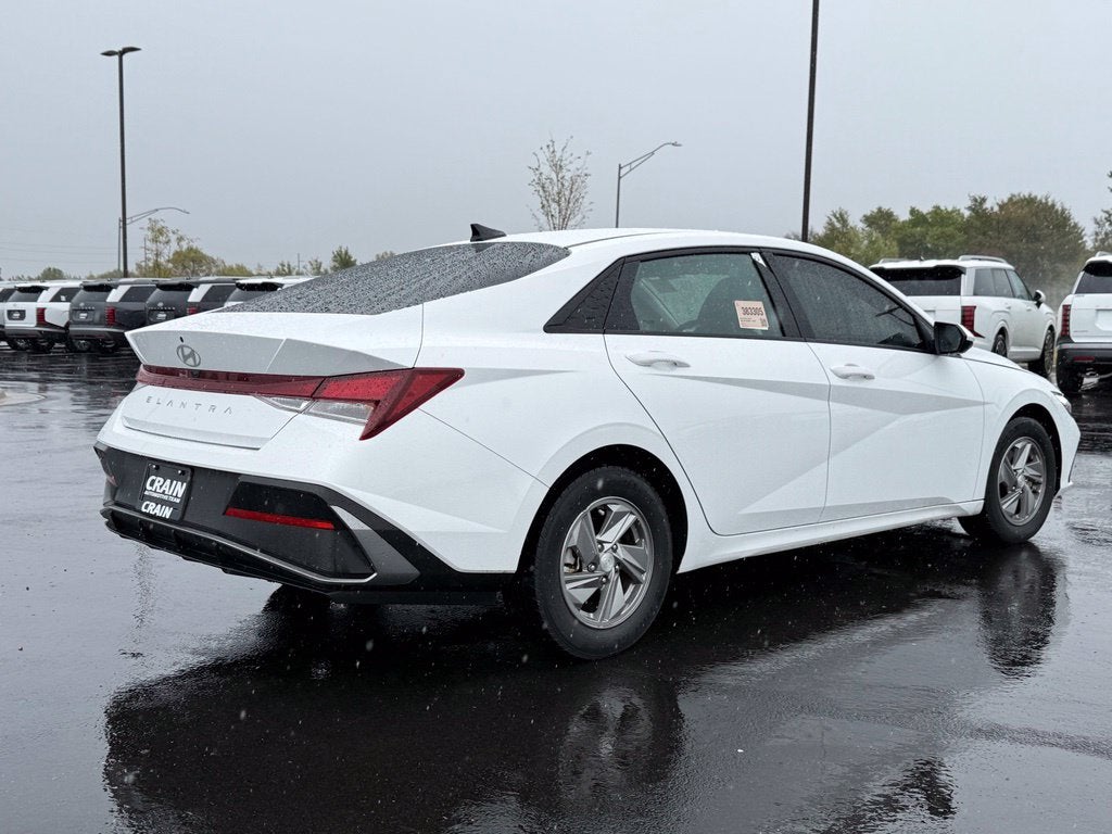 2025 Hyundai Elantra SE