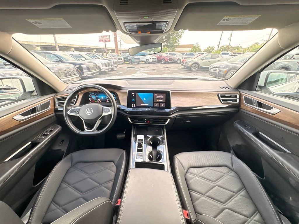 2025 Volkswagen Atlas 2.0T SE w/Technology