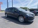2022 Chrysler Voyager LX 1-Owner / Power Liftgate / Apple CarPlay/Android A
