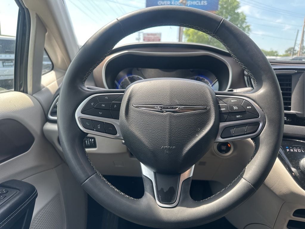 2022 Chrysler Voyager LX 1-Owner / Power Liftgate / Apple CarPlay/Android A