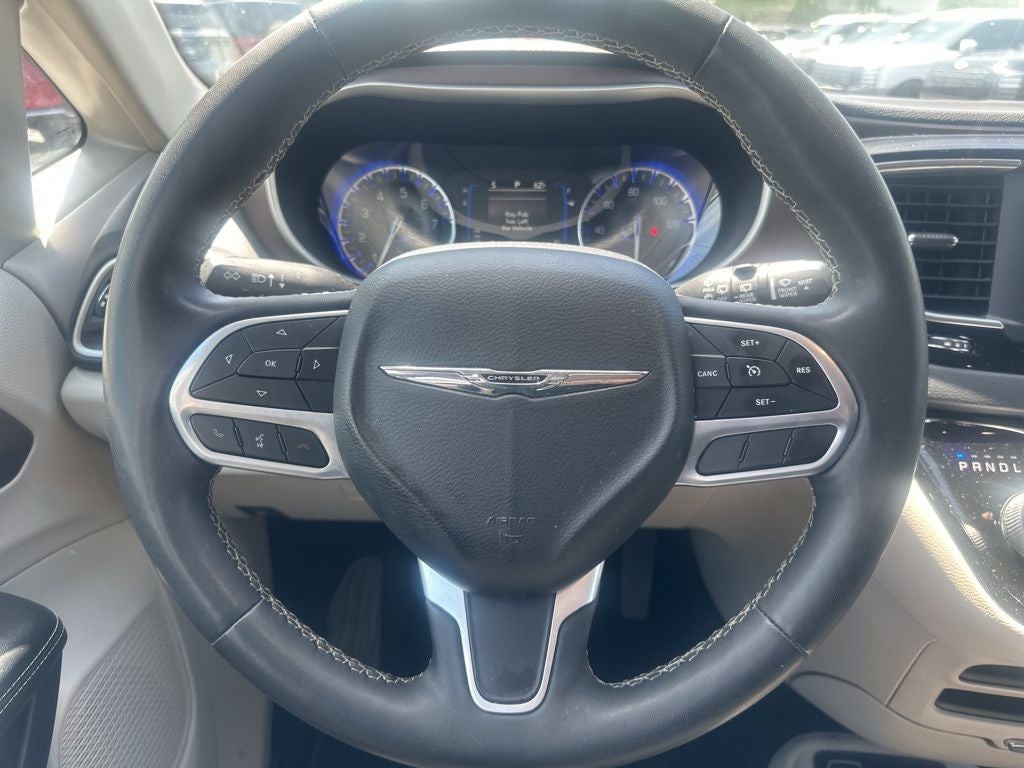 2022 Chrysler Voyager LX