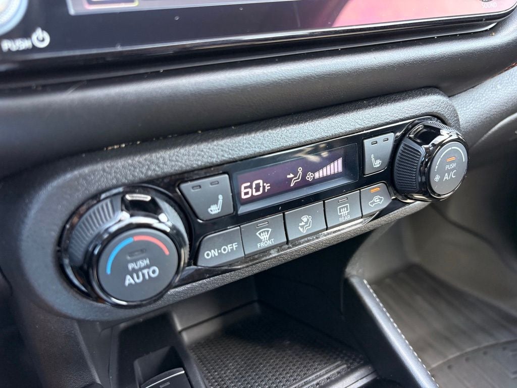 2021 Nissan Kicks SR