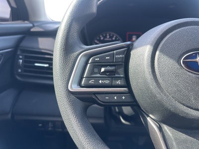 2024 Subaru Legacy Base Super Clean / STARLINK/Apple CarPlay/Android Auto