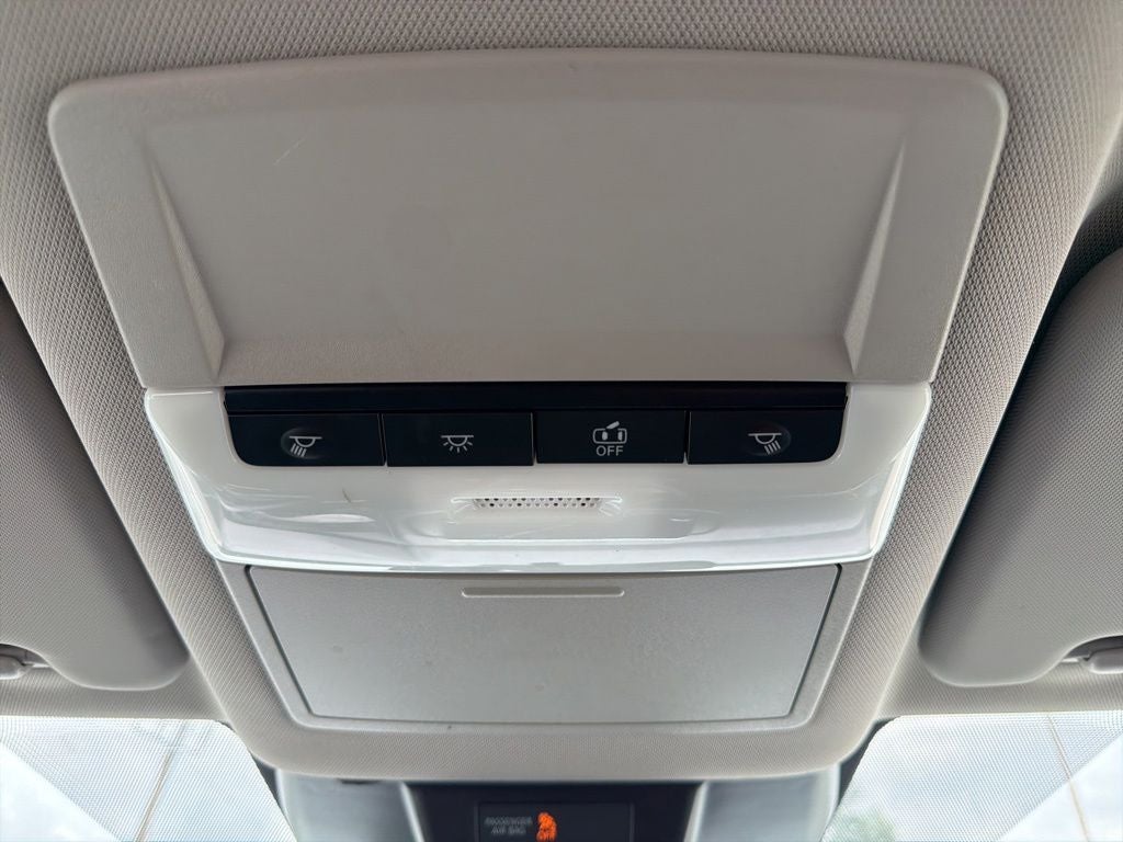 2024 Nissan Rogue S 1-Owner / Blind Spot / Rear Parking Sensors
