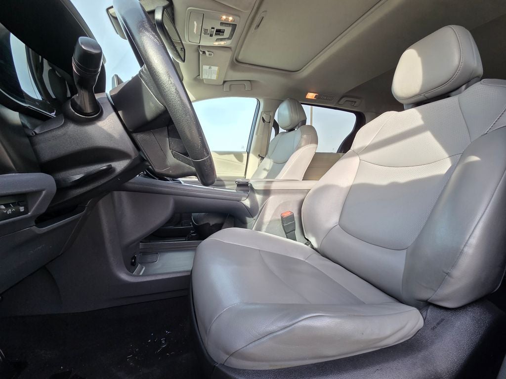 2022 Toyota Sienna XLE 7 Passenger