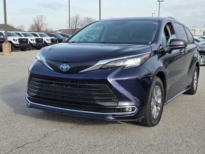2022 Toyota Sienna XLE 7 Passenger