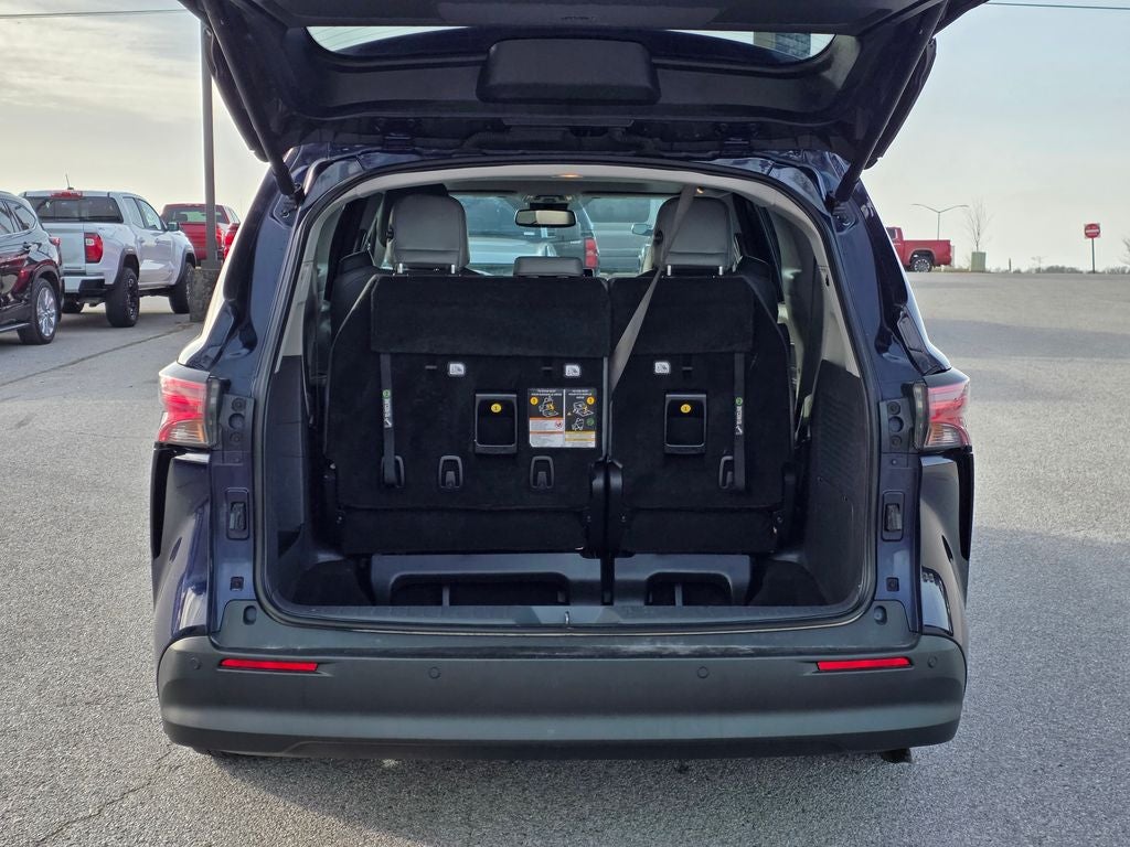 2022 Toyota Sienna XLE 7 Passenger