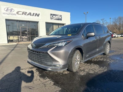 2021 Toyota Sienna XLE 8 Passenger
