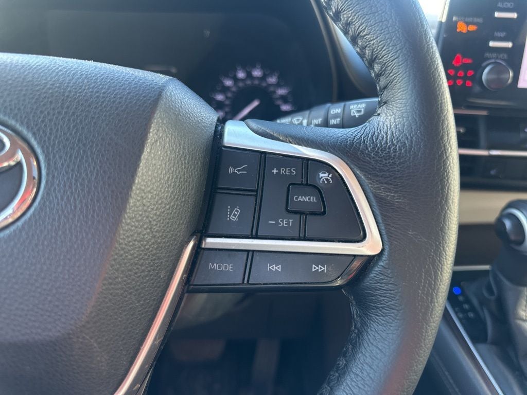 2021 Toyota Sienna XLE 8 Passenger