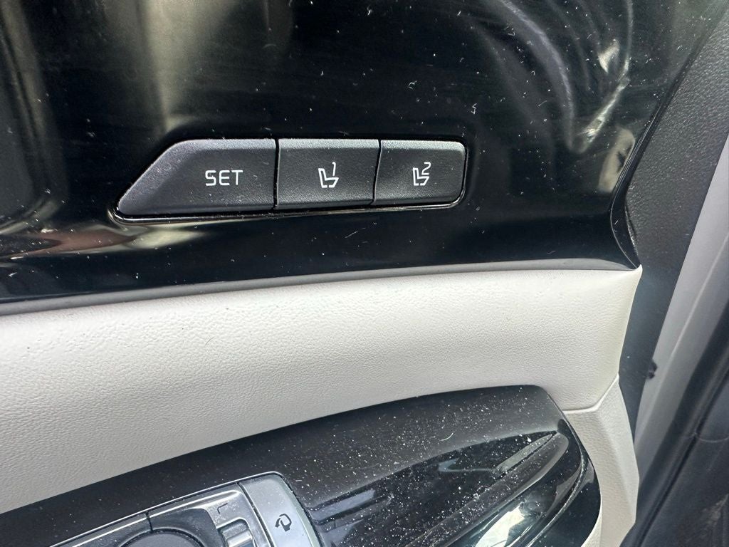 2024 Kia Carnival SX