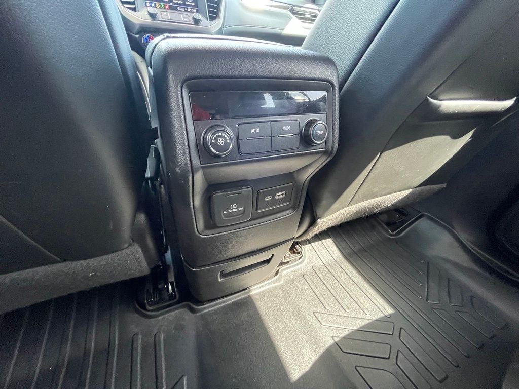 2021 GMC Acadia AT4