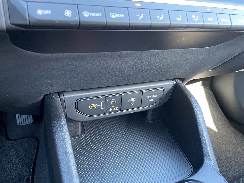 2027 Kia K4 LX
