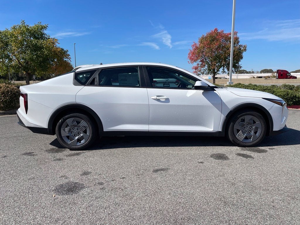 2027 Kia K4 LX