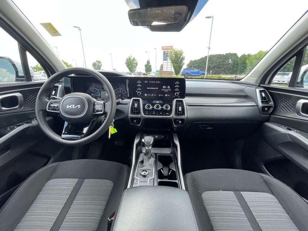 2023 Kia Sorento LX