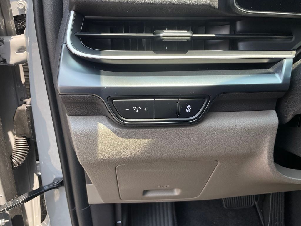 2027 Kia Carnival LX