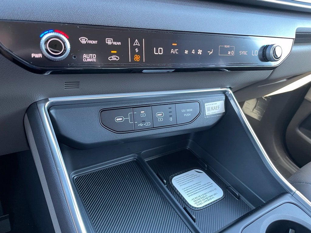 2027 Kia Carnival EX