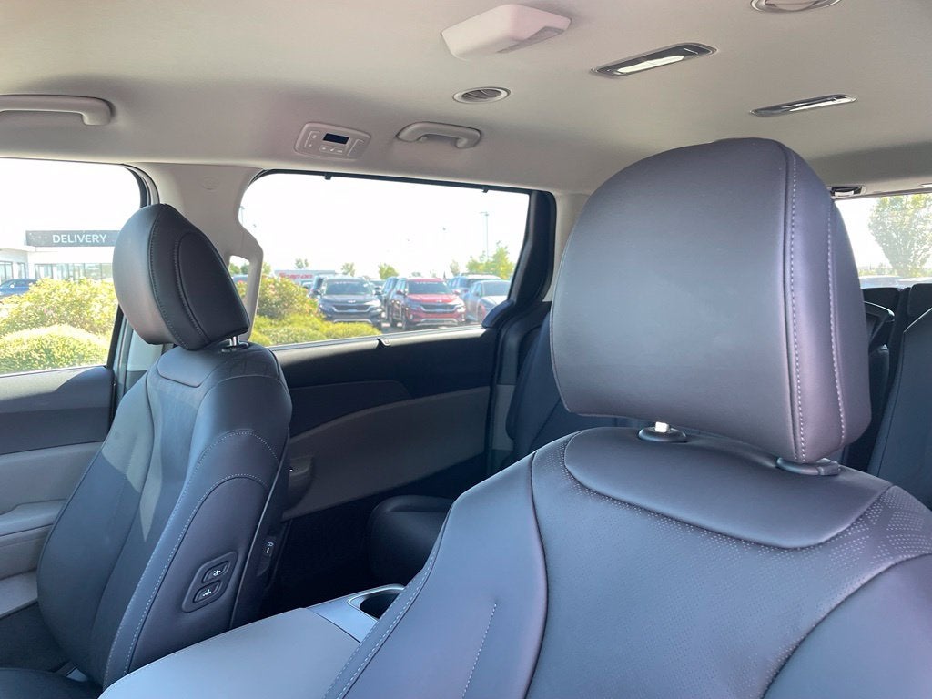2027 Kia Carnival EX