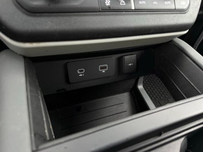 2023 Land Rover Defender 130 X-Dynamic SE