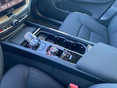 2026 Volvo XC60 B5 Core