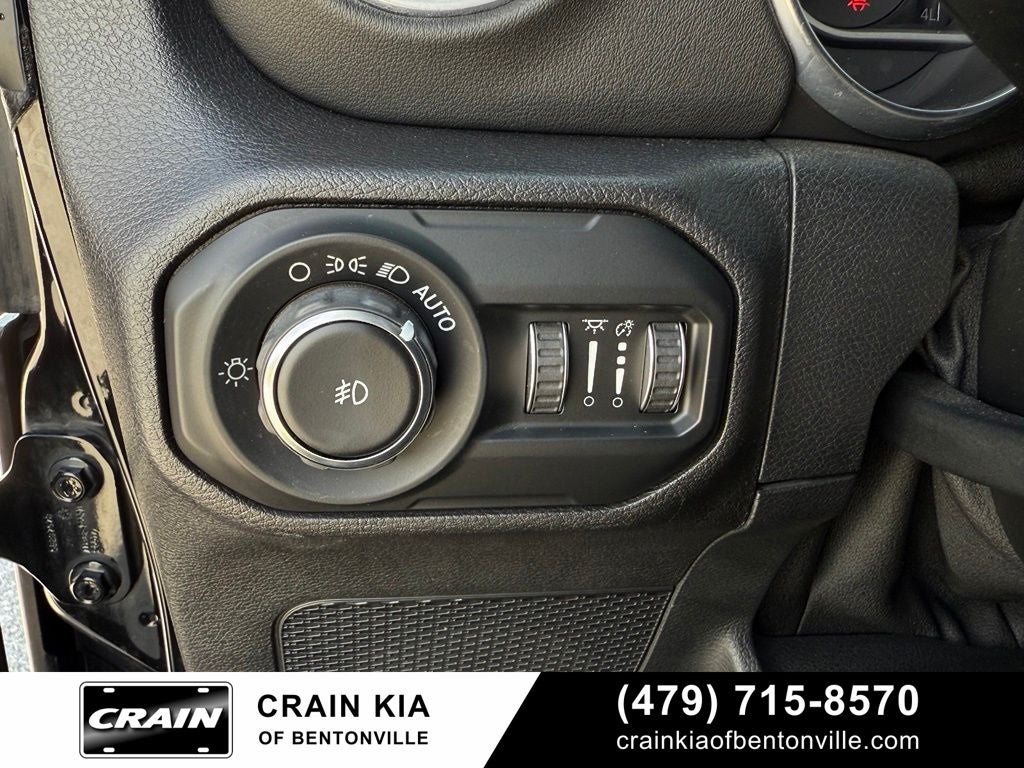 2018 Jeep Wrangler Unlimited Sahara - $48,230 MSRP / 4WD / ONE OWNER / LIFTED!