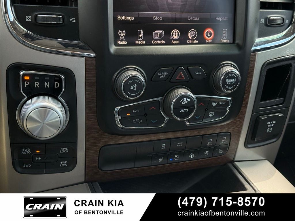 2015 RAM 1500 Laramie - 4WD / SUNROOF