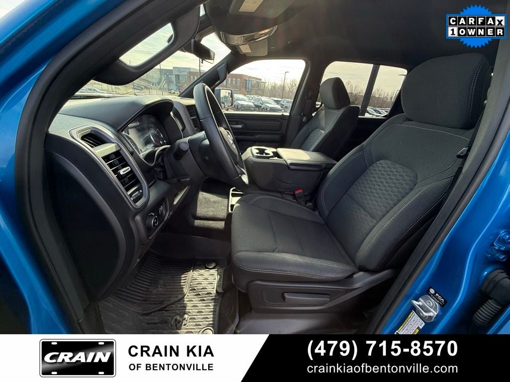 2025 RAM 1500 Warlock - 4WD / CLEAN CARFAX / ONE OWNER